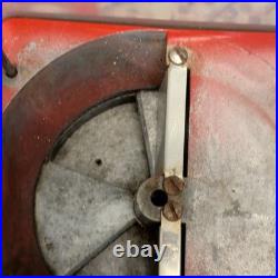 10¢ Candy/peanut Vending Machine Red Metal Base Clear plastic top vintage works
