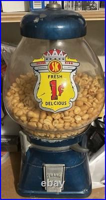 1940's VINTAGE COIN OP REGAL BULK VENDING MACHINE GUMBALL NUTS CANDY