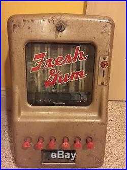 1940's Vintage Fresh Gum Machine