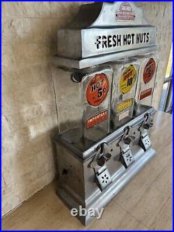 1940s The Challenger Deluxe Hot Nut Peanut Vending Machine