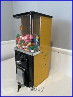 1950' Victor HMS 1 Cent Gumball Vending Machine With Key