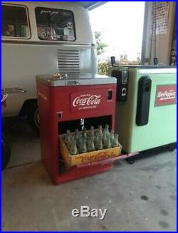 1950 Vintage Coca-Cola Vendo 23 Deluxe Coke Machine. All Original, Gets Cold