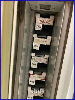 1960's vintage Coke Machine Vendo Coca Cola working cans man cave Union Made