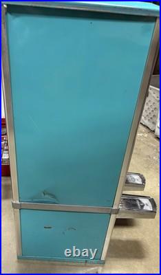 $1.25 Vends VINTAGE Northwestern Sticker Pokemon Sports Card Vending Machine