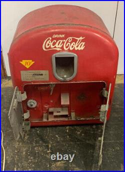 As is, VINTAGE COCA COLA VENDING MACHINE VENDORLATOR MODEL 27