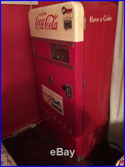 Coca Cola Machine Vendo 83 Drink Coke Bottle Dispensing 1950s Vintage