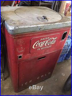 Coca Cola Soda Vending Machine Spin Top Vintage