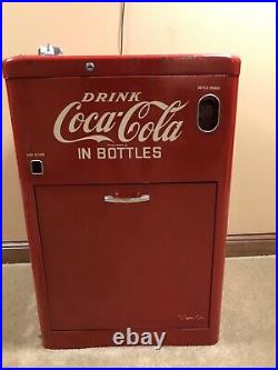 Coca-Cola Vintage Vending Machine 10cent Rare Vendo Model Works Great Cold