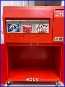 Coca-Cola Vintage Vending Machine 1984 DrinkBox RARE! NEVER SOLD! IMMACULATE Coca-Cola Vintage Vending Machine 1984 DrinkBox RARE! NEVER SOLD! IMMACULATE