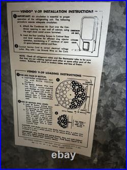 Coca-Cola Vintage Vending Machine Vendo V-39 5-cent Coin