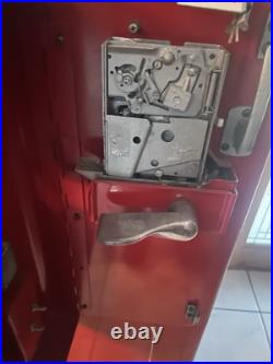 Coca-Cola Vintage Vending Machine Vendo V-39 5-cent Coin