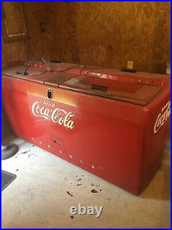 Coca cola machine vintage