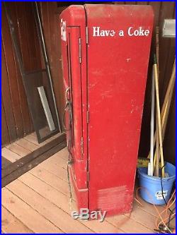 Coca cola machine vintage