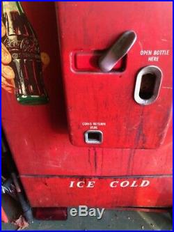 Coke Machine Vintage