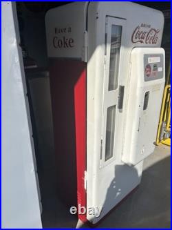 Coke machine vintage