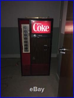 Coke machine- vintage and working