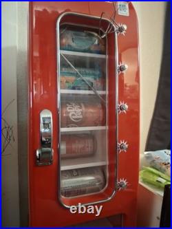 Frigidaire Retro 10 Can Soda Vending Machine Mini Fridge Beverage Cooler Red