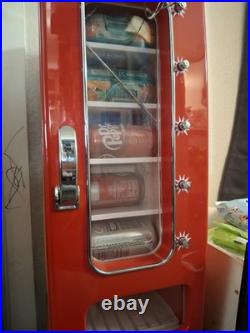 Frigidaire Retro 10 Can Soda Vending Machine Mini Fridge Beverage Cooler Red