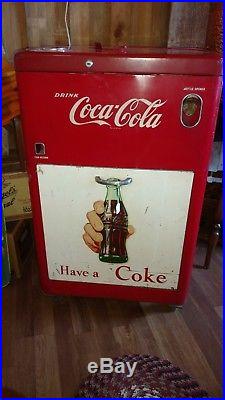 Ice cold vintage 1954 Vendo A23E Spin Top Coca-Cola vending machine Runs VIDEO