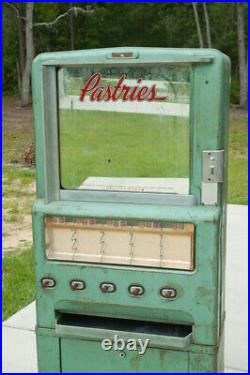 Late 1950's Vintage Stoner Pastry Vendor