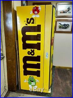 M&M Refrigerated Vending Chilled Candy Snack Soda BIG CAPACITY Vendo 669 VINTAGE
