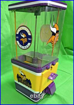 Minnesota Vikings Komet Vintage Candy Vending Machine 25 Cent with Key