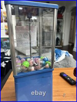 Oak Vista Vending Machine Vintage with Key Gumball Baseball Photo Buttons