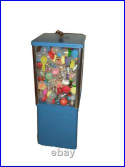 Oak Vista Vending Machine Vintage with Key Gumball NFL Football Rings filled