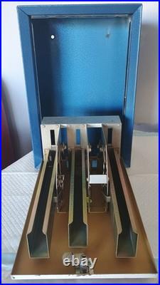 Old Vintage Stamp Machine (. 50.25.50) No Key (can be opened)