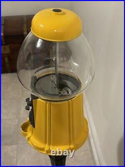 Orginal Vintage Gumball Machine Yellow With Cast Iron Black Stand Works Taiwan