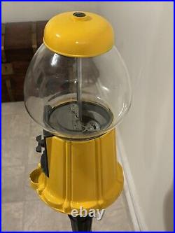 Orginal Vintage Gumball Machine Yellow With Cast Iron Black Stand Works Taiwan