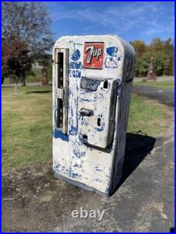Original Embossed 7 Up Vendo 81 Soda Machine Classic Vintage 44 Vmc