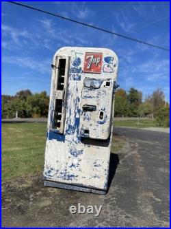 Original Embossed 7 Up Vendo 81 Soda Machine Classic Vintage 44 Vmc