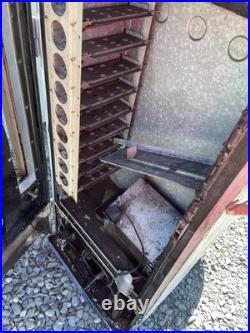 Original Embossed 7 Up Vendo 81 Soda Machine Classic Vintage 44 Vmc