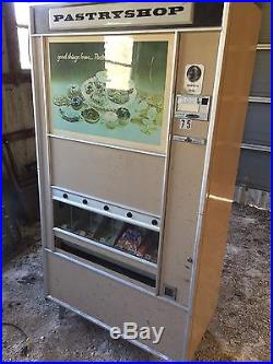 Pastryshop Vintage Cigarette Vending Machine