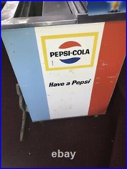Pepsi Vintage Cooler/machine 1960s