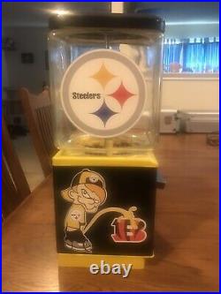Pittsburgh Steelers Vintage Northwestern Vending Machine glass & key works great