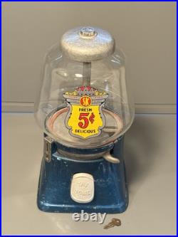 Silver King 5 Cent Gumball / Peanut Machine Vintage Vending. Original Condition