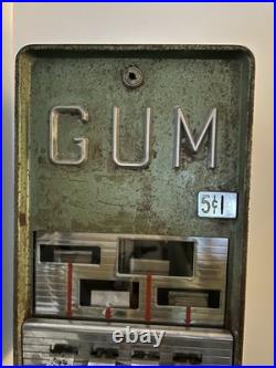 Superior Mfg. Co. Vintage Wall-Mounted Candy Vending Machine 5¢ Green Metal