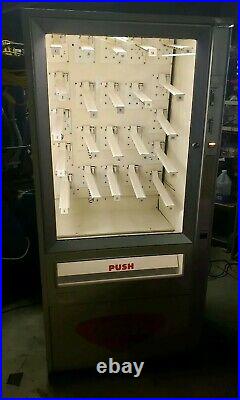 TOMS Vintage Showcase SNACK VENDING MACHINE 22 SPINDLES SHIPPING AVAILABLE