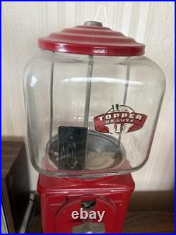 TOPPER ROUND GUMBALL DISPENSER FROM THE 40s Is A Vintage Candy Gumball Machine