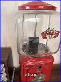 TOPPER ROUND GUMBALL DISPENSER FROM THE 40s Is A Vintage Candy Gumball Machine