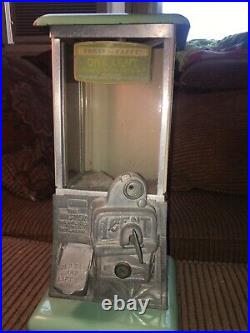 The master 1 Cent Candy Machine/gumball Machine(vintage)