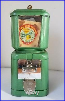 VINTAGE 1950s NATIONAL GUM AND PEANUT/CANDY VENDOR COIN OP MACHINE w KEY & DECAL