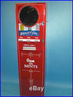 Vintage Antique Gum & Mint Vending Machine 5 Cents