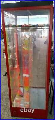 VINTAGE BUBBLE GUM TRICKS VENDING MACHINE With BOUNCY BALLS 25 CENT VEND