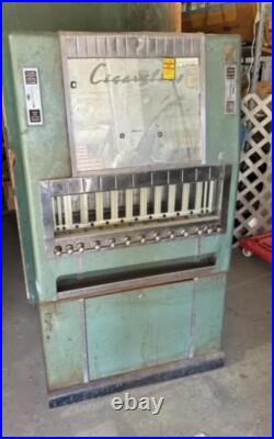 VINTAGE COIN OPERATED CIGARETTE VENDING MACHINE, 1940's NATIONAL VENDORS MODEL