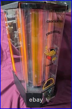 VINTAGE Hershey's Nuggets/ Reeses PB Cups 25 Cent Vending Machine With Key Works
