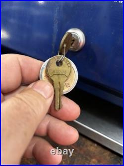 VINTAGE US POSTAGE STAMP MACHINE WithKEYS MODEL S70- 2M SELECTRA POSTAGE VENDOR