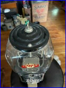 VINTAGE Victor Topper 1 Cent Nuts / Candy Machine Gum Ball WithKey